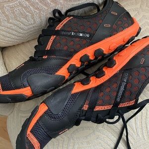 Men’s Size 11 New Balance Vibram shoes!